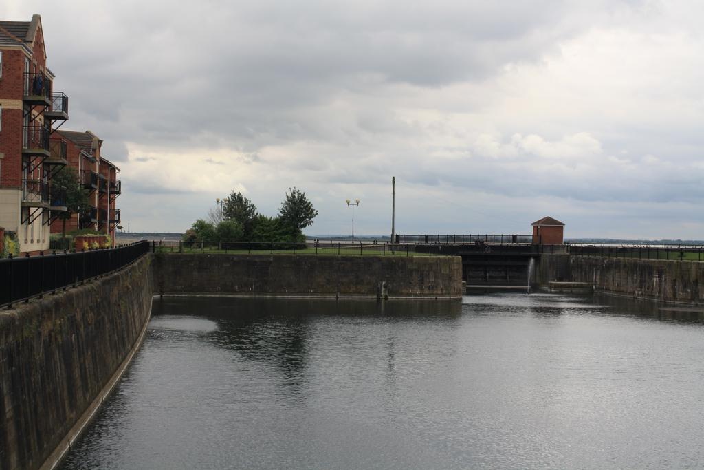 شقة Hartley Bridge Victoria Dock كينغستون أبون هول المظهر الخارجي الصورة